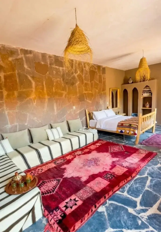 Ouberge loassis house