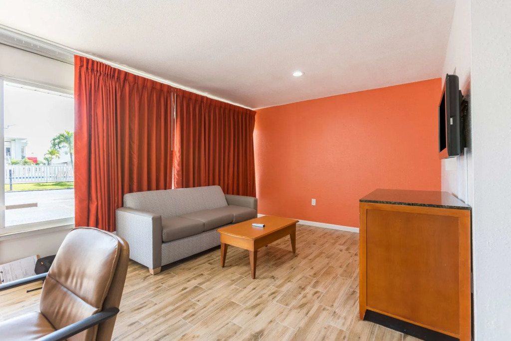 Motel 6 Englewood, FL