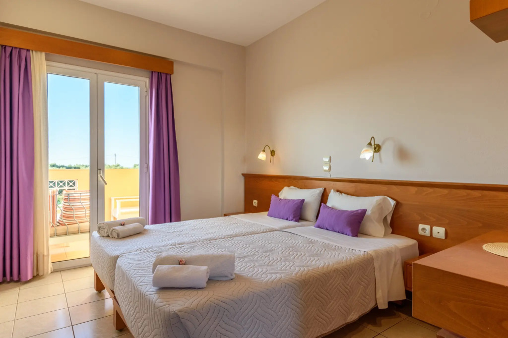 Danelis Studios & Apartments