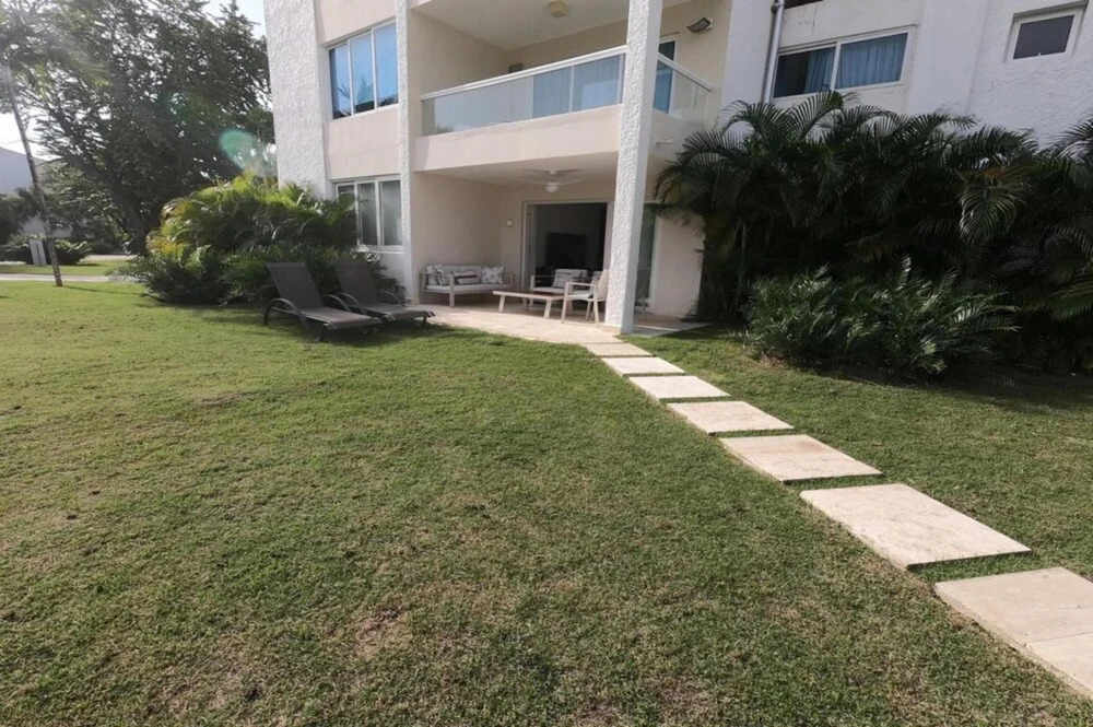 Wonderful 2-br Beach Front Apartment at Emotions