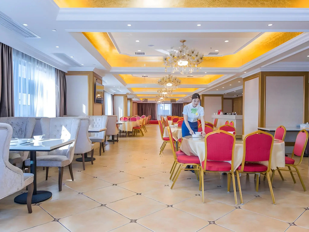 Vienna International Hotel (Wuhan Polar Ocean World TaziLake Metro Station)