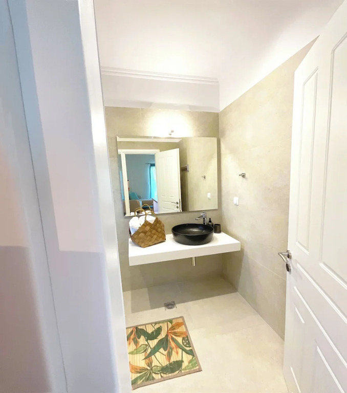 Beachfront 4-bed Luxury Suite - Agios Gordios Corfu Greece