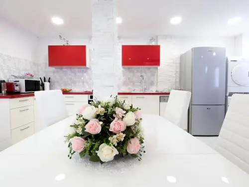 FaRoyal Luxury Suite
