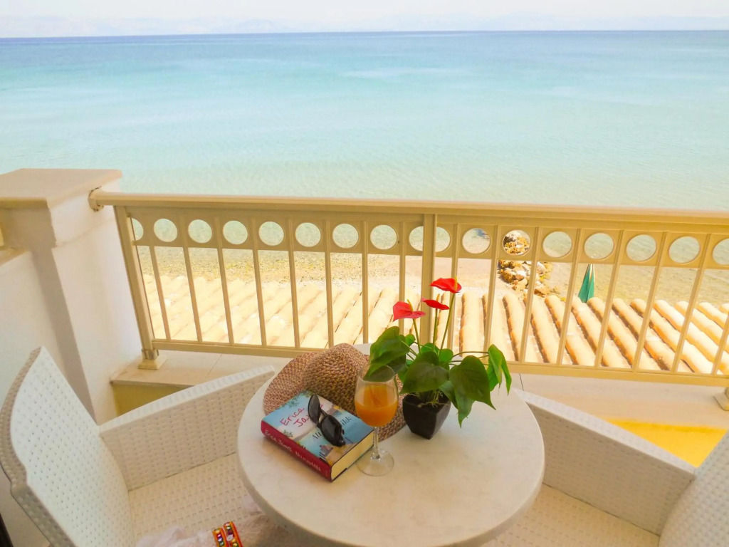 Rossis Beach Hotel