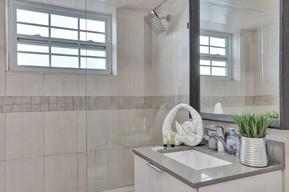 Renovated Apt -unit #3 / Close to Beach w/ Parking