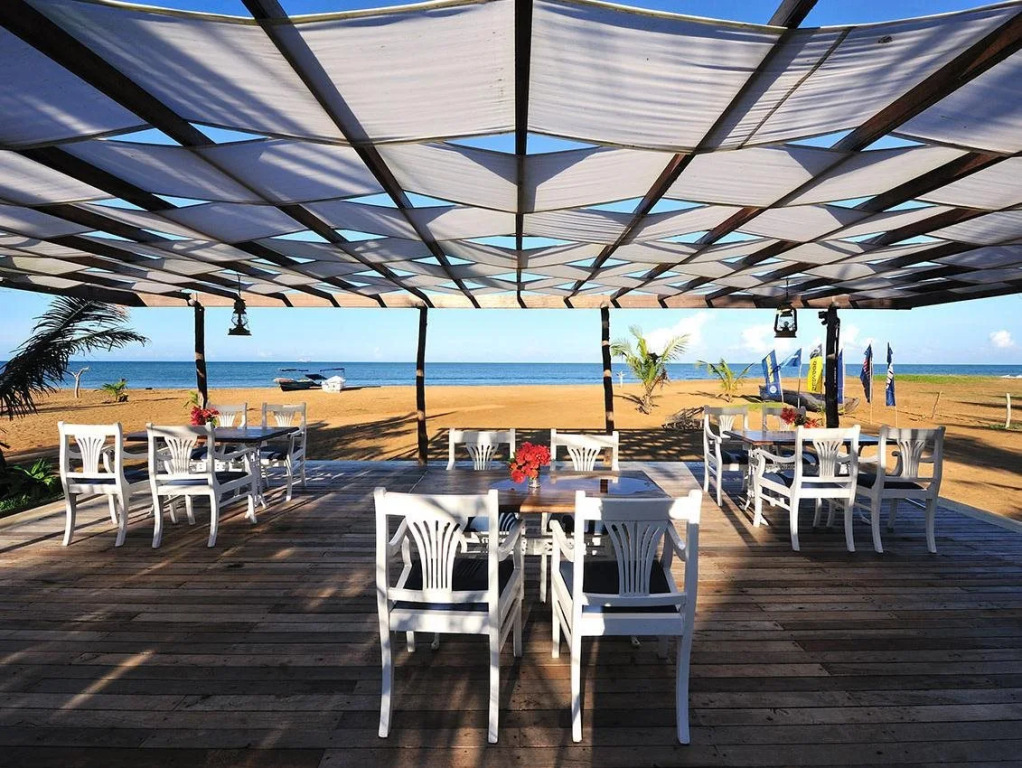 Dolphin Beach Resort - Dolphins, Kitesurfing & Wildlife
