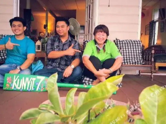 Kunyit 7 Lodge
