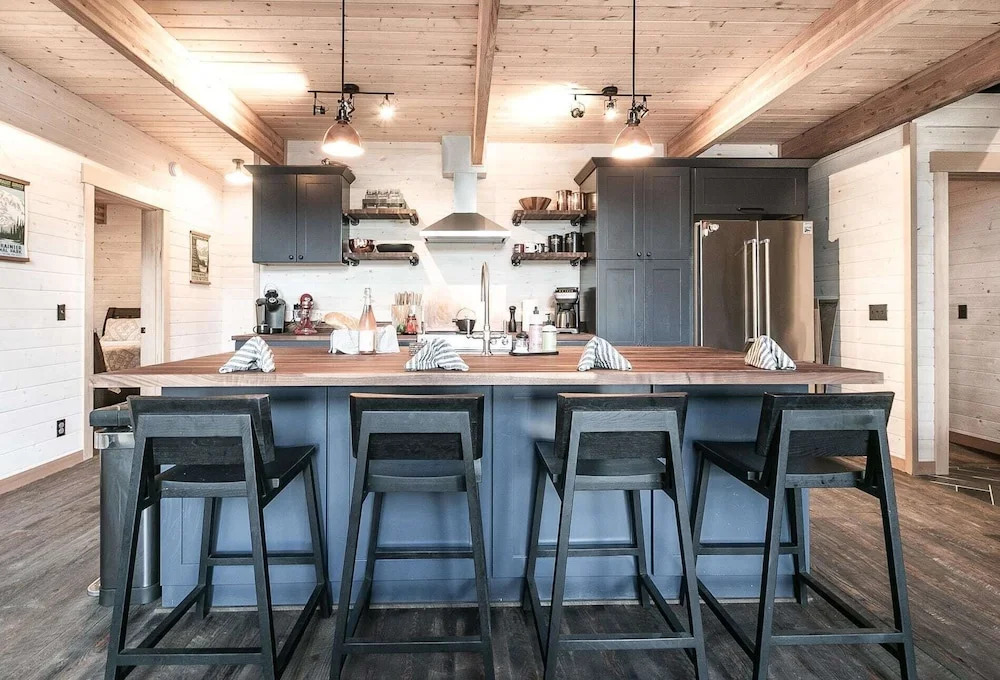 Cedar Brae Chalet Chalet 2 NW Comfy Cabins