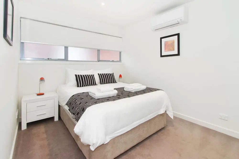 Mitford St Elwood Lifestyle