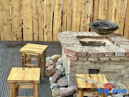 Ningduole Light Luxury Courtyard Resort Villa (Dukezong Ancient Town Branch)