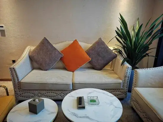 Vienna International Hotel (Chongqing Dazu Center)