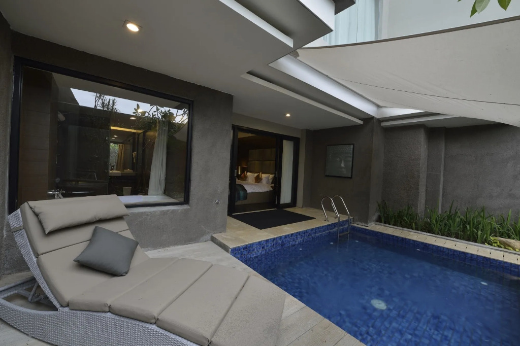 Отель Amaroossa Suite Bali