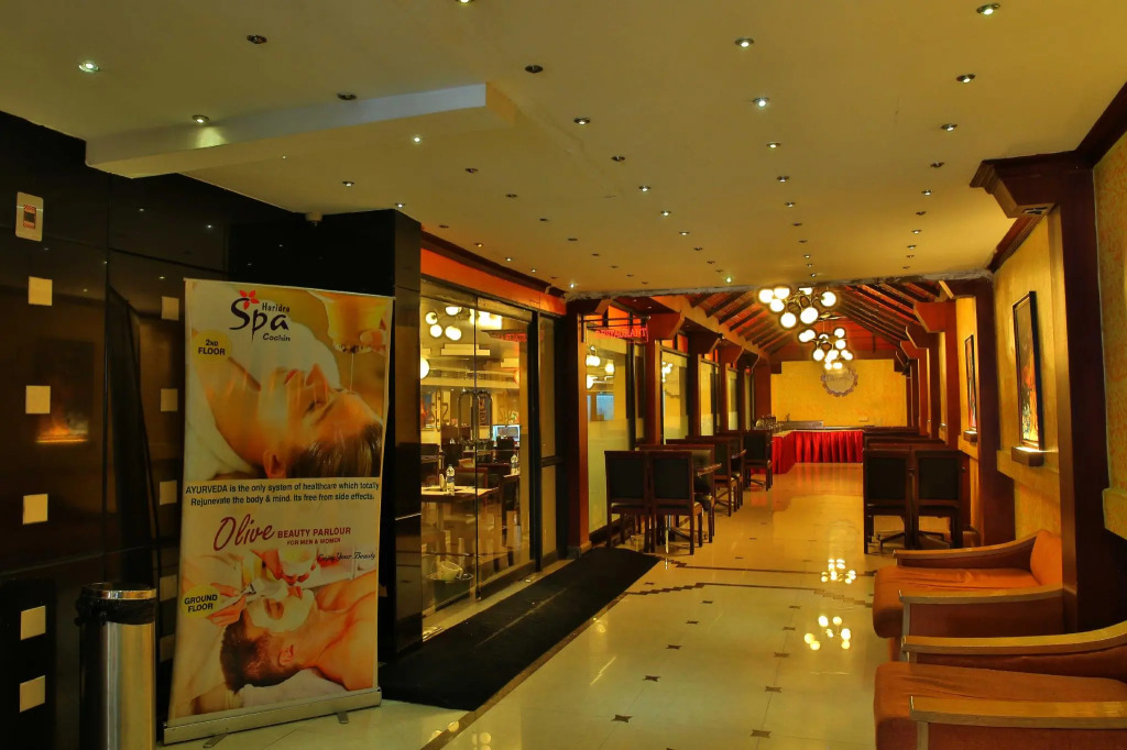 Hotel Saas Tower