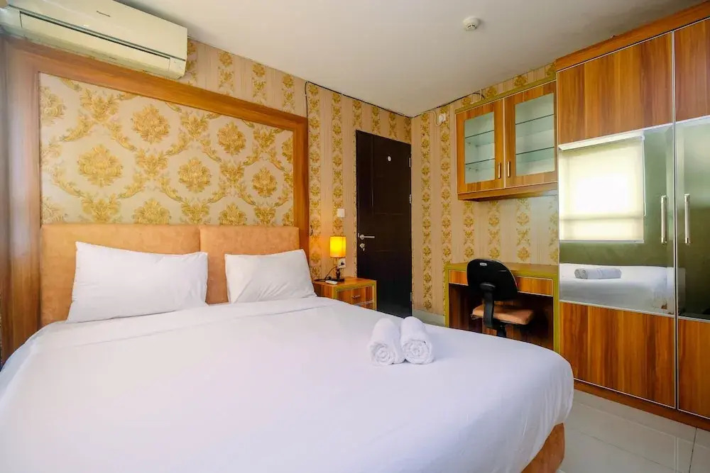 Comfy and Minimalist 1BR Apartment at Atria Residence