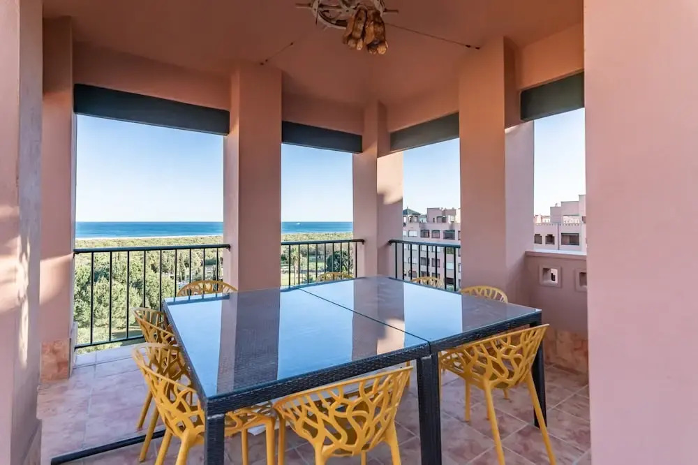 Beach Penthouse With hot tub