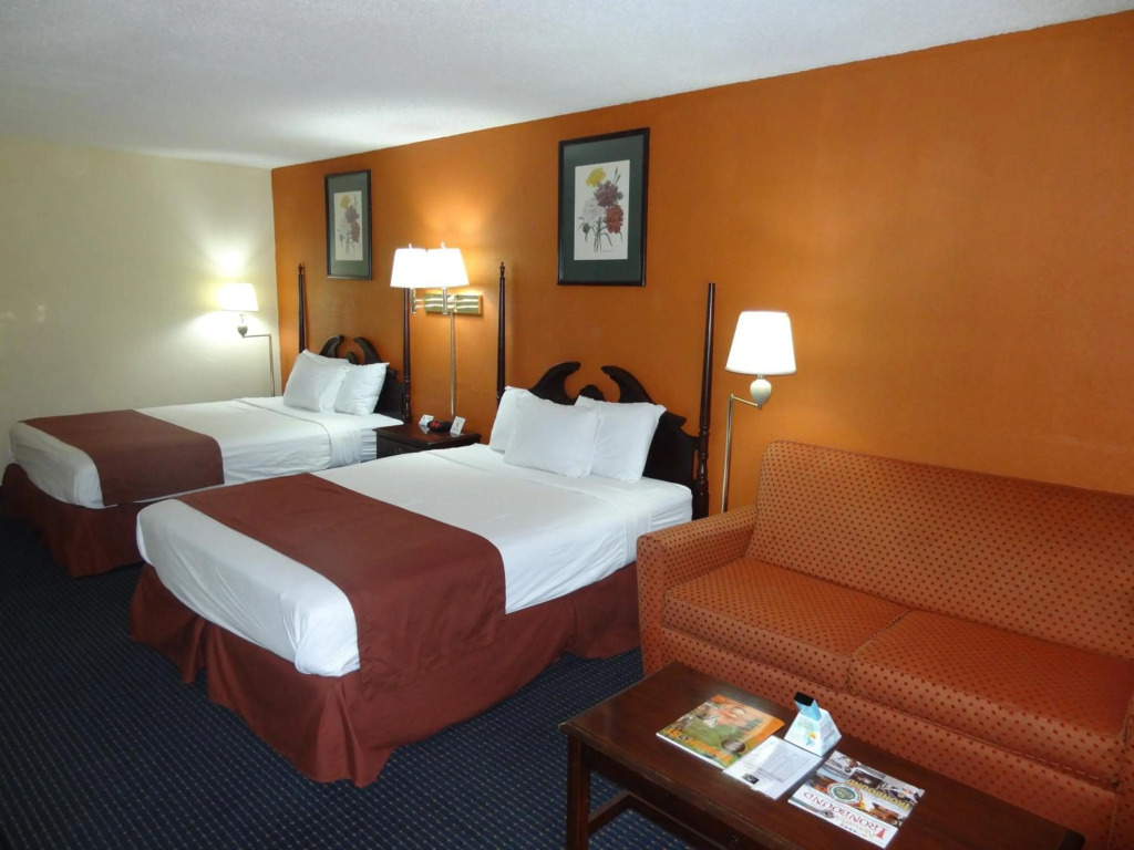 Red Carpet Inn - Newark Airport