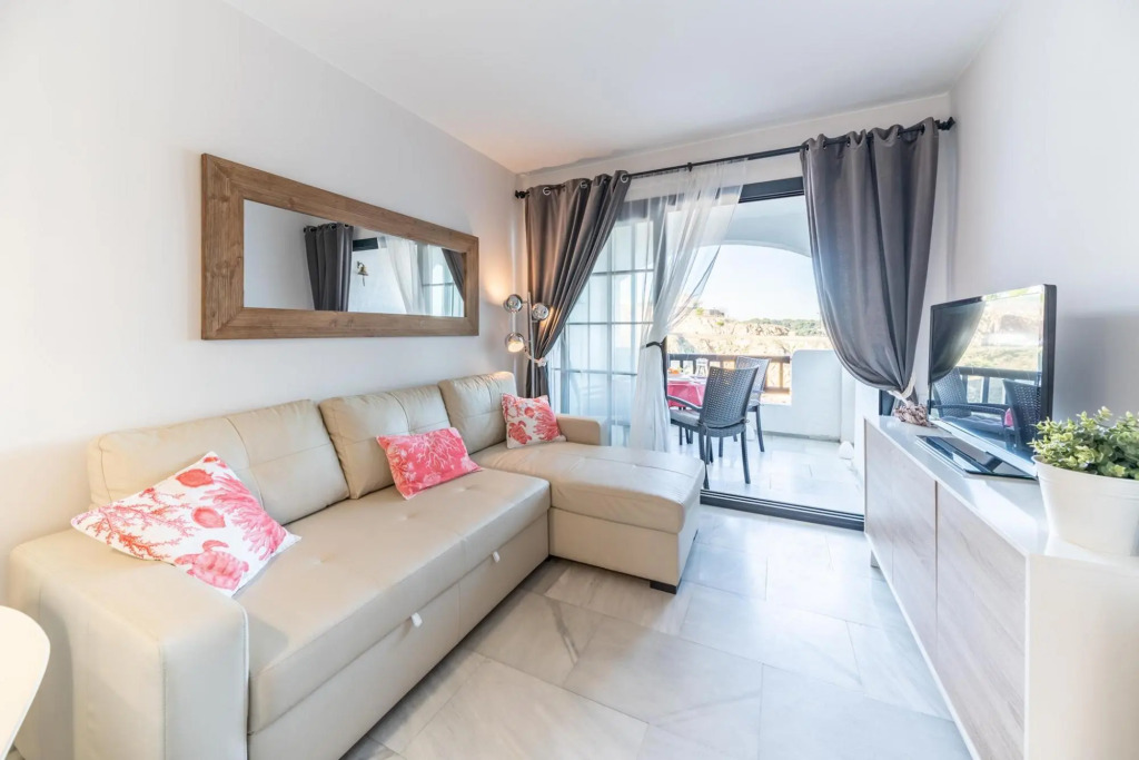 Lucia in L'Escala with 1 bedrooms and 1 bathrooms