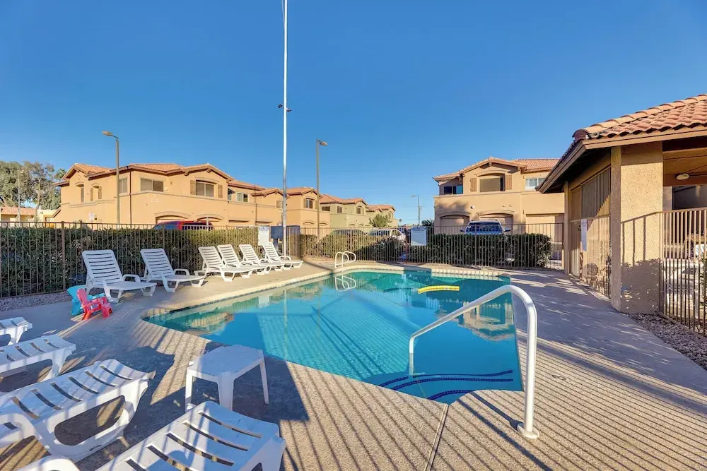 3 Mi to Dtwn: Mesa Townhome w/ Patio