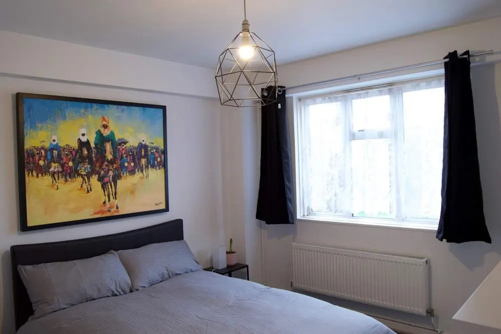 Modern 1 Bedroom in Shadwell With Balcony