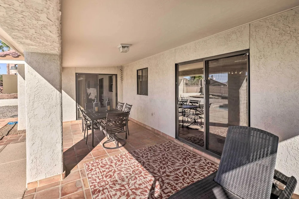 Private Pool & Hot Tub: Havasu Getaway!