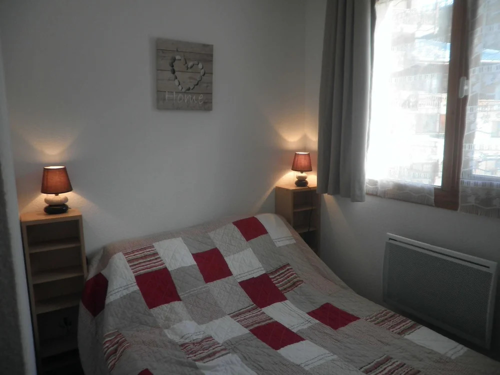 Lou Services Apartment THB51 LSI 001