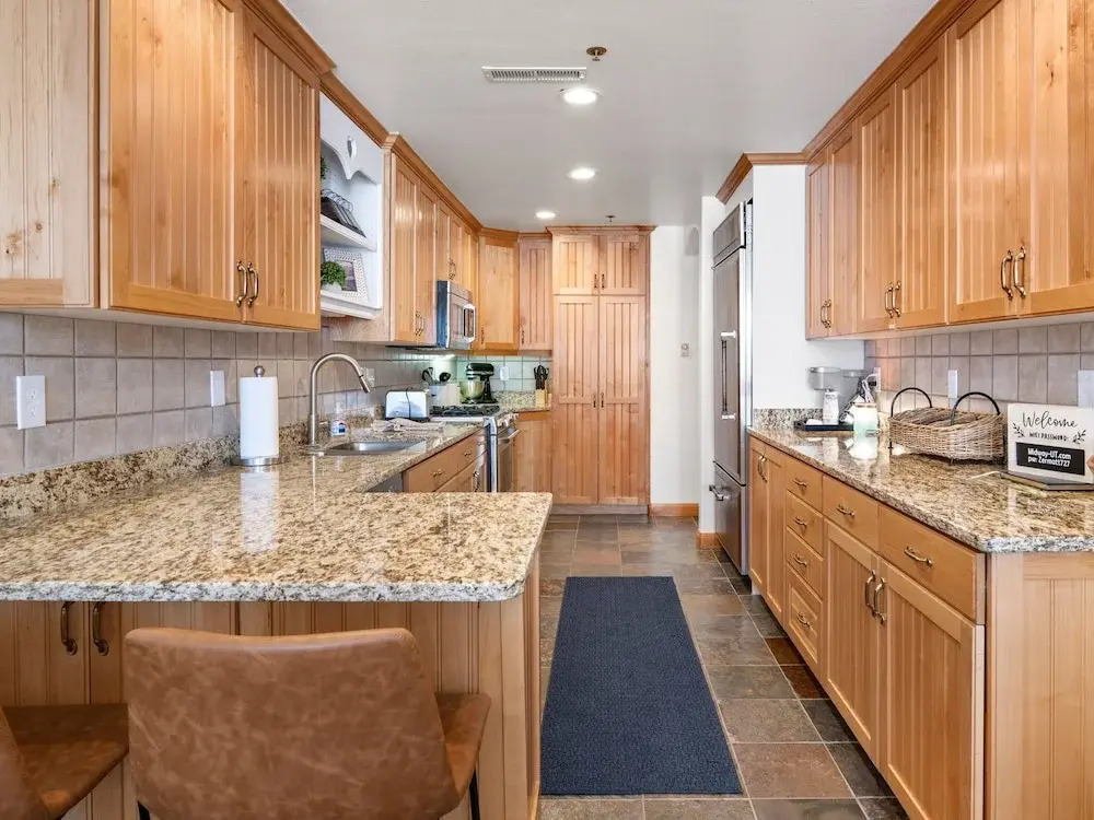 Family Getaway~pool, Hot Spring, Scuba & Ice Castles 727 4 Bedroom Home by RedAwning