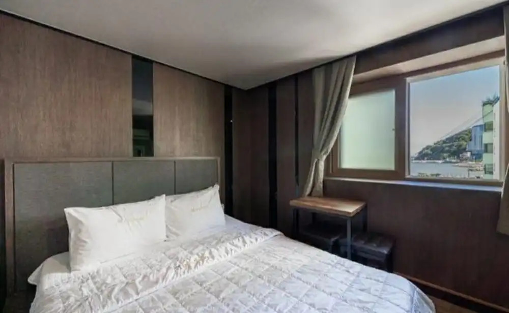 Hotel The May