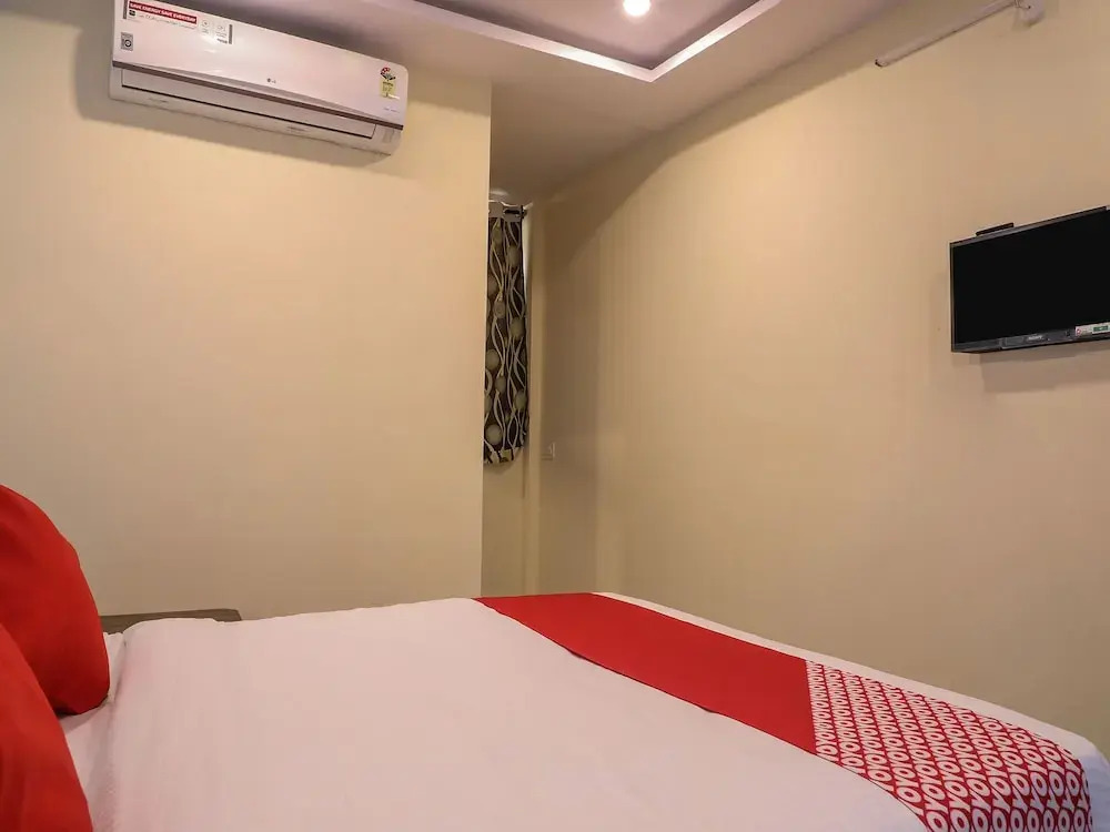 OYO 15457 Grd Residency