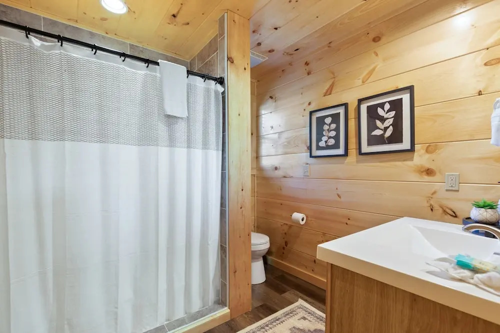 Parkway Paradise w Private Hot Tub