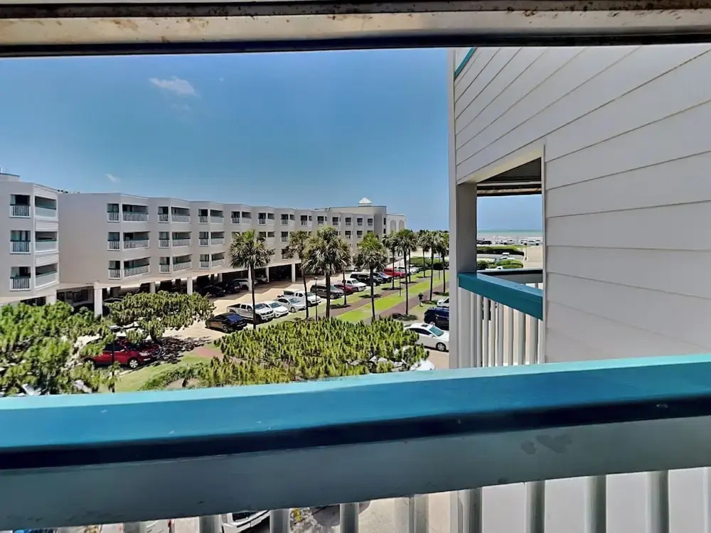 Daybreak at the Beach by Ryson Vacation Rentals