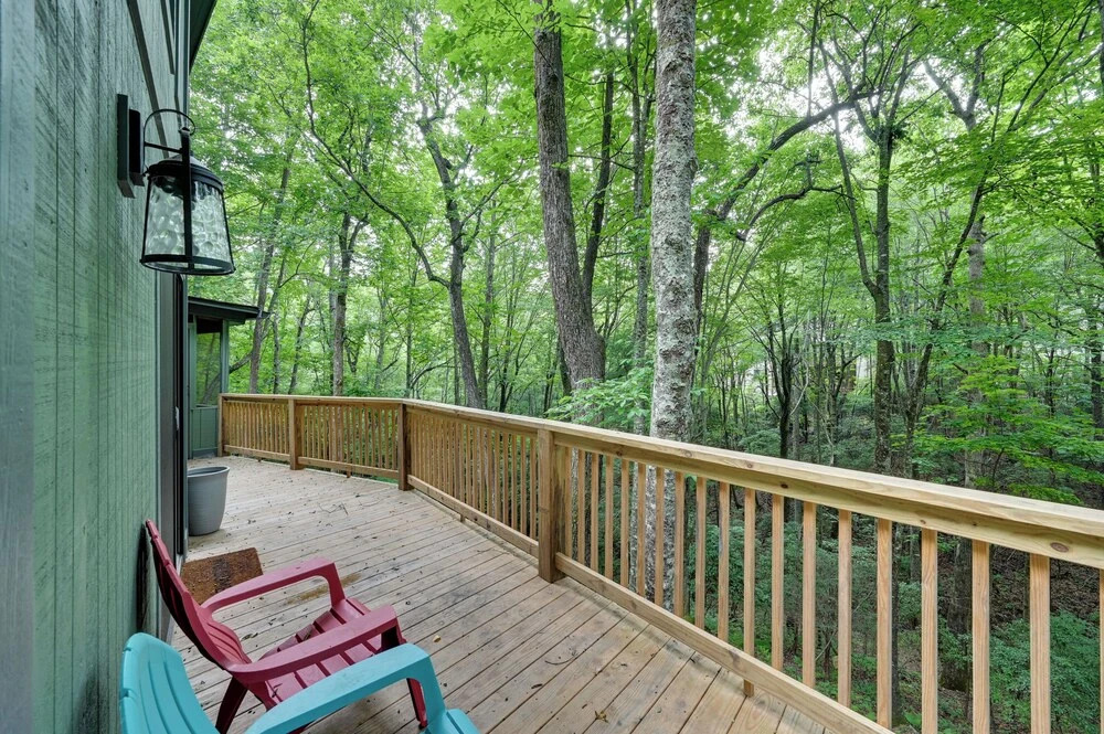 Peaceful Brevard Mountain Cabin: Hike, Golf & Swim
