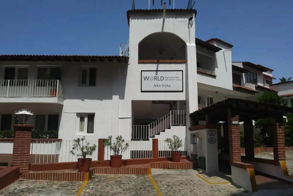 WIVC Alta Vista Condo - Stunning Views, Close to the Beach & Romantic Zone