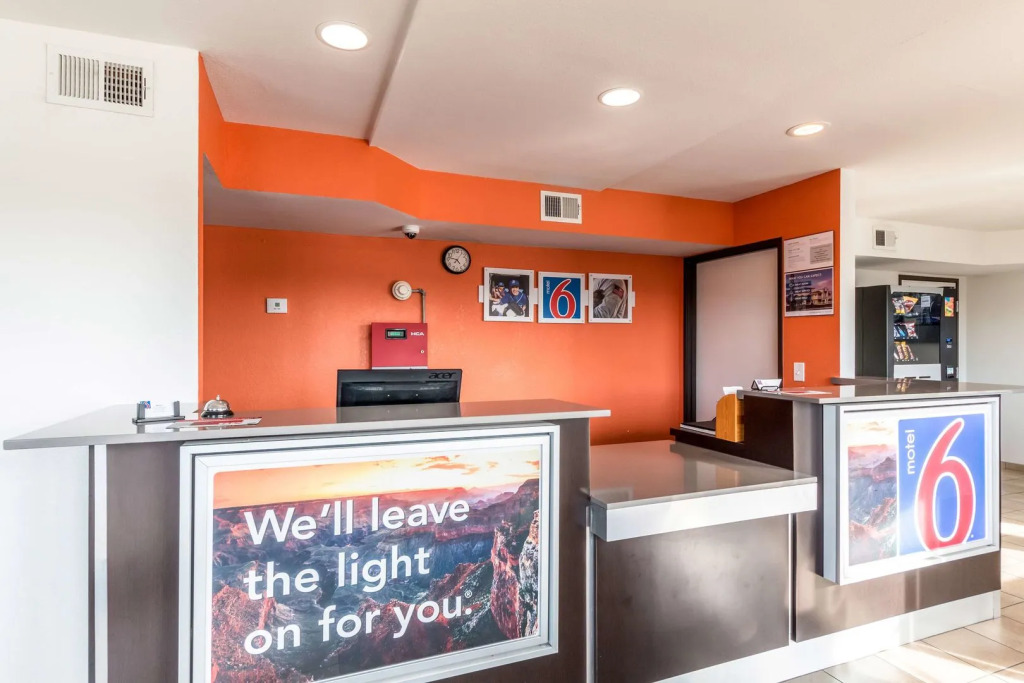 Motel 6 San Antonio, TX - South IH-10 East