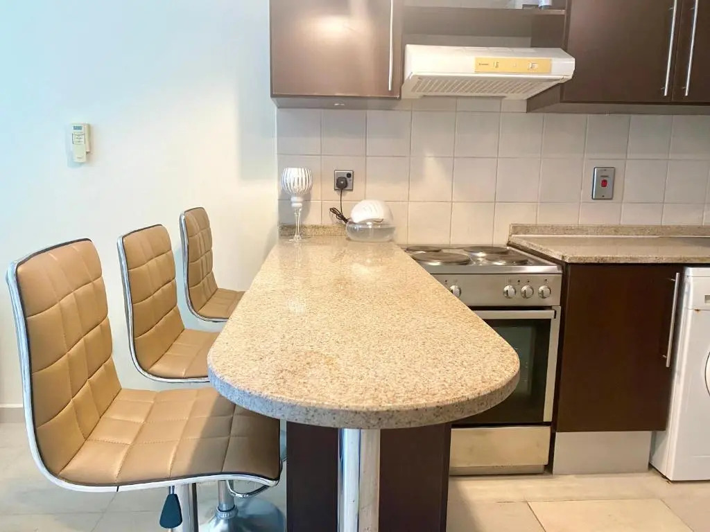 Marco Polo - Striking Lake Views at JLT | 1 BR | 2 Balconies