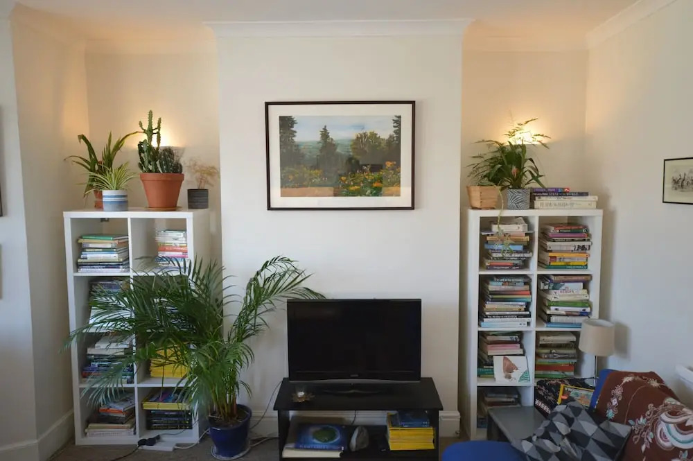 Charming 2 Bedroom Apartment Near Station