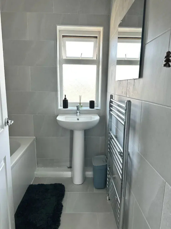 Hartlepool-3 bd House-sleeps5-free Parking&netflix
