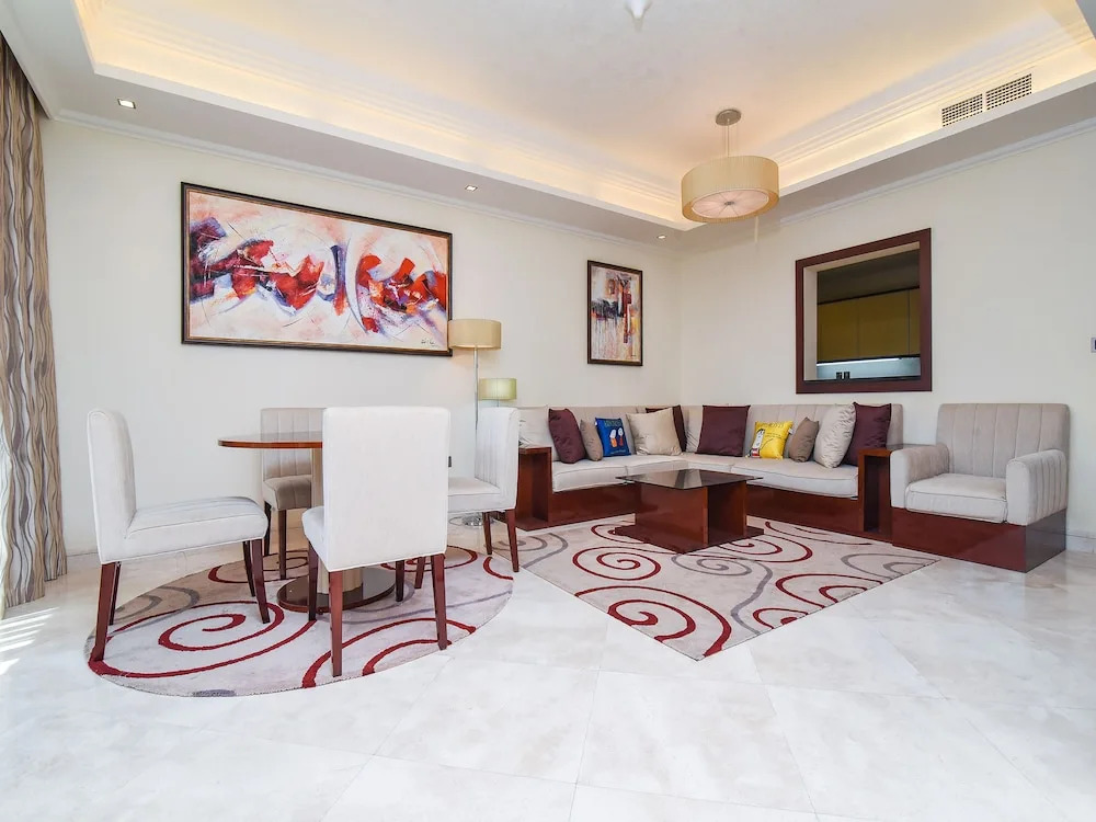 OYO 603 Home Taj Grandeur 2br