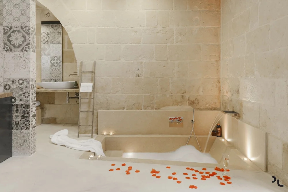 Hydria Rooms