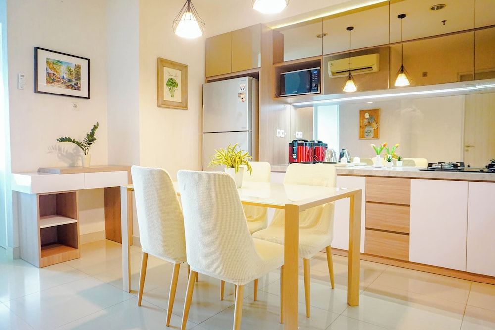 Pleasant And Relaxing 2Br Apartment Grand Kamala Lagoon