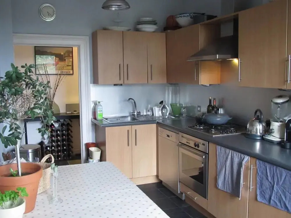 2 Bedroom Period Apartment Next To Clapham Common
