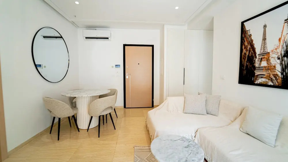 New Central and Luxury In Jardin de Carthage