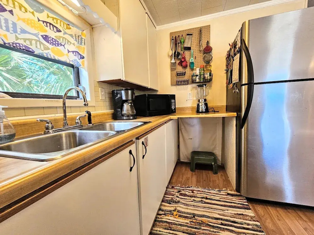 Private House Walk to the Beach & Parks! Large Decks, Family Vacation! Hammock Beach