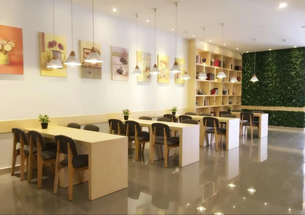 7 Days Premium Shenzhen Pinghu Railway Station7 Days Premium Shenzhen Pinghu Railway Station