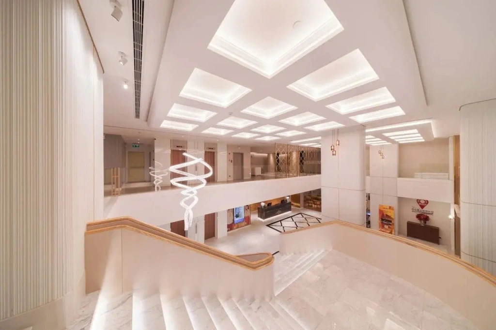 SZ Canalside Hotel