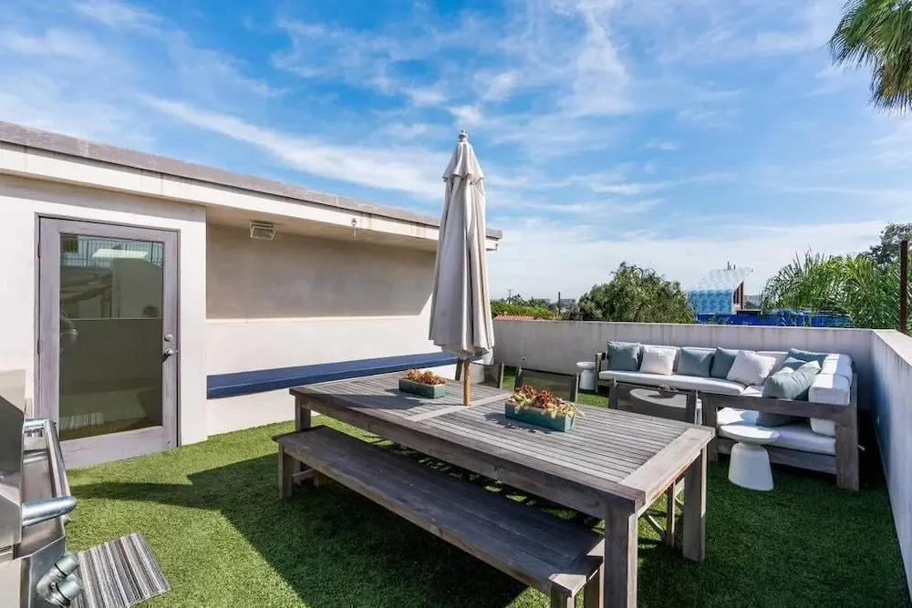 New Architectural House Rooftop Deck 3BD
