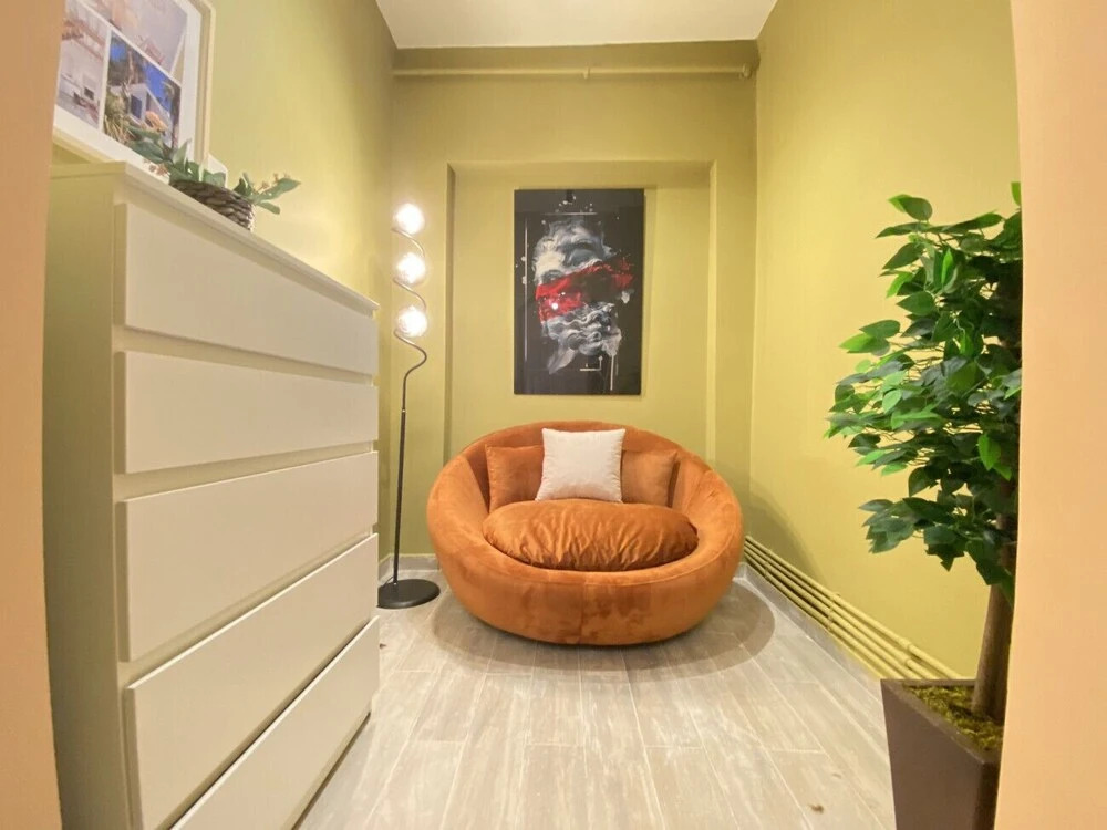 Lovely Home With Backyard in Cihangir