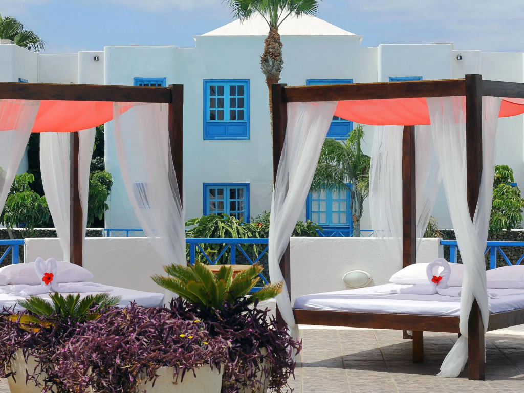 Aqua Suites