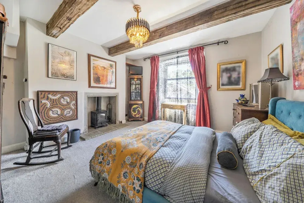 Hebden Bridge - House - Sleeps 8 - Pet Friendly