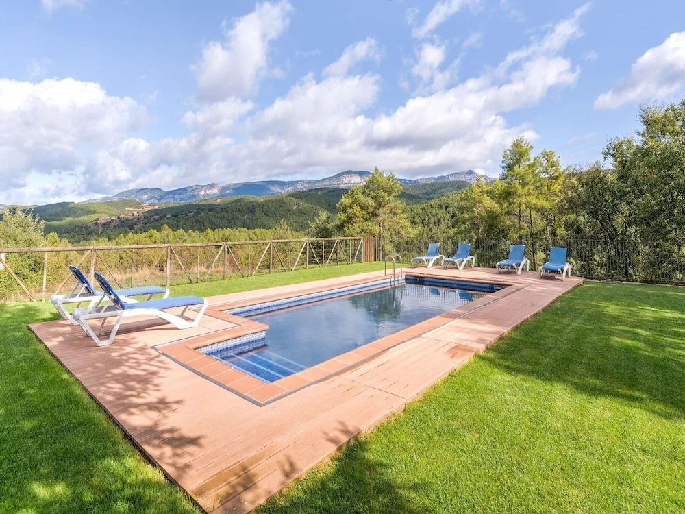 Modern Apartment in Lladurs with Swimming Pool