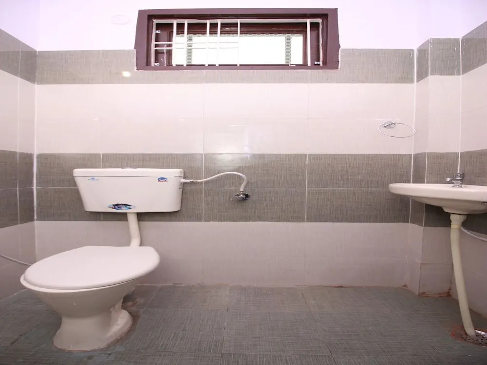 OYO 16150 Suraj Guest House